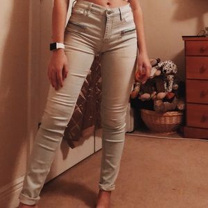 Light Wash Zipper Jeggings